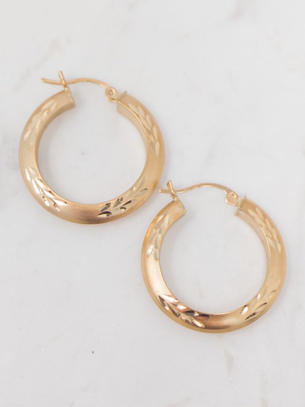14K Yellow Gold Diamond-Cut Hoop Earrings, 1" Drop (2.7g)